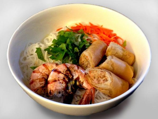Bún chả giò Rice vermicelli with spring rolls and mixed vegetable 25.