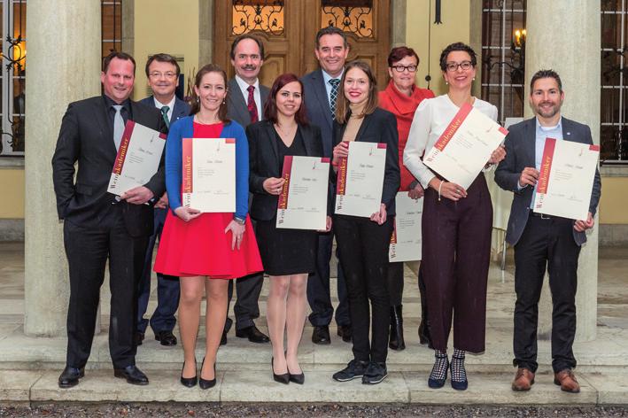 During this block session also the Swiss annual Weinakademiker graduation ceremony takes place at Schloss Au, which gives students another good opportunity to network