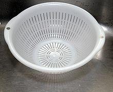 Colander/Sieve Used for draining foods such as pasta and rice.