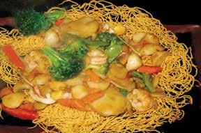 00 Satay Pan Fried Shrimp with Assorted Vegetables and egg noodle. HOT 100. Mì Áp Chảo Gà (hoặc Bò).. 沙爹雞或牛肉炒麵.