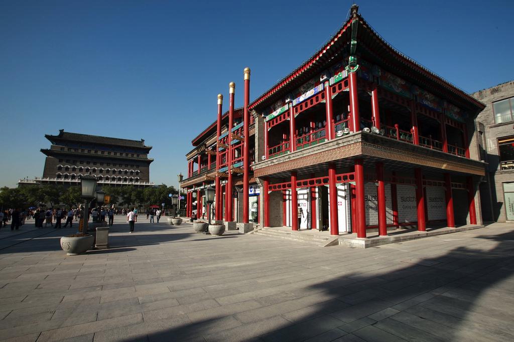 Location Located on Qianmen Street, Beijing's most celebrated shopping street for over