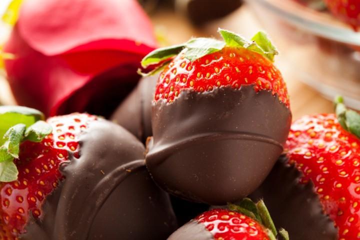 Dark Chocolate Strawberries Dark Chocolate is rich in Fiber, Iron, Copper, Magnesium and Manganese it is also very nutritious.