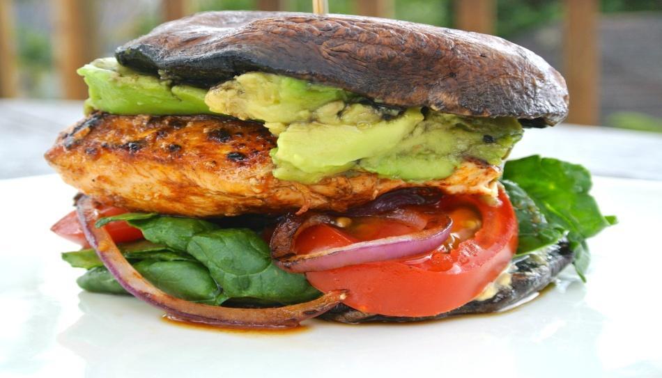 DASH DIET DINNER RECIPES Dash Chicken Portabella Burger This is a flavorful recipe that can be an alternative to the traditional burger. Mushrooms are a great bun substitute.