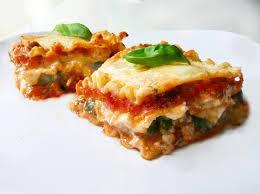 DASH Zucchini Lasagna 1/2 pound cooked lasagna noodles, cooked in unsalted water 3/4 cup part-skim mozzarella cheese, grated 1 1/2 cups cottage cheese,* fat-free 1/4 cup Parmesan cheese, grated 1 1/2