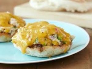 DASH DIET SEAFOOD RECIPES DASH Diet Tuna Melts There is only 210 calories per servings; this is a delicious lunch recipe Ingredients: 6 ounces white tuna packed in water, drained 1/3 cup chopped