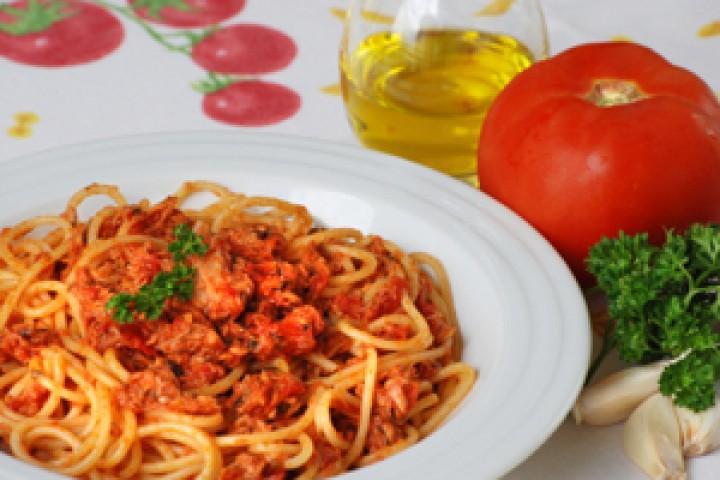 Puttanesca Pasta with Tuna Try this mini-mediterranean diet in a bowl. In addition to being heart healthy, the ingredients in this dish are full of cancer-fighting antioxidants.