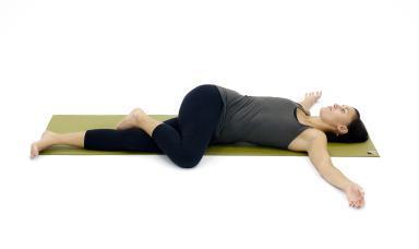 SUPINE SPINAL TWIST The supine spinal twist is essentially lying on your back and gently rotating the spine by twisting at the waist.