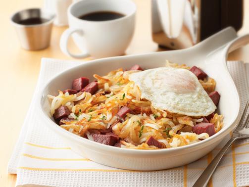 Corned beef hash Simply Potatoes Shredded Hash Browns #15100 Yield: 9 Servings Simply Potatoes Shredded Hash Browns #15100 au jus butter salt and pepper corned beef, cooked, chopped onions, sliced,