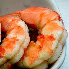 (317%) Smoked Salmon (257%) y Herring (186%) Tuna (154%) y Canned Sardines (126%) y Trout (106%) Vitamin B12 per 3oz (85g) serving: y Crab (163%) Crayfish (44%) y Shrimp (24%) Lobster (20%) 05