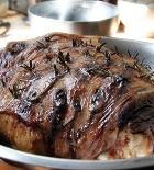 MEAT SELECTION Select any 2 Hot Meats with plenty for seconds Premium Gippsland roast beef Tender roasted pork loin with lots of golden crackle Succulent roast spring lamb seasoned with rosemary