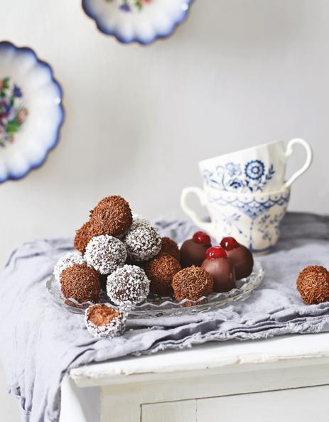 Rum balls Difficulty: Easy Preparation: 20 mins / 40 mins setting time Cooking: No cooking required Makes: 16 Ingredients Rum Balls 125g Copha 125g dark chocolate 1½ cups cake crumbs (chocolate or