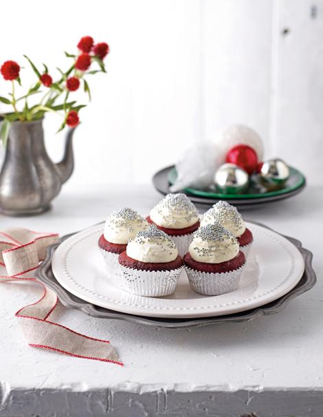 Festive red velvet cupcakes Create sweet memories this festive season with these sumptuous Christmas cupcakes.
