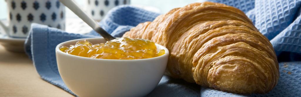 Continental Breakfast SPECIALTY AND MORNING MEETING PACKAGES 14.