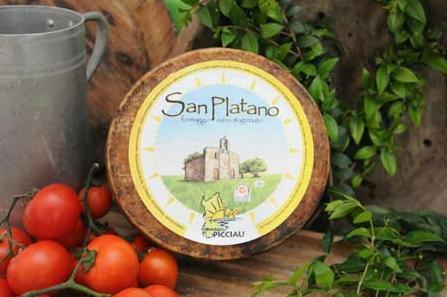 San Platano Mature sheep cheese with a peculiar rich aroma and a unique flavour.