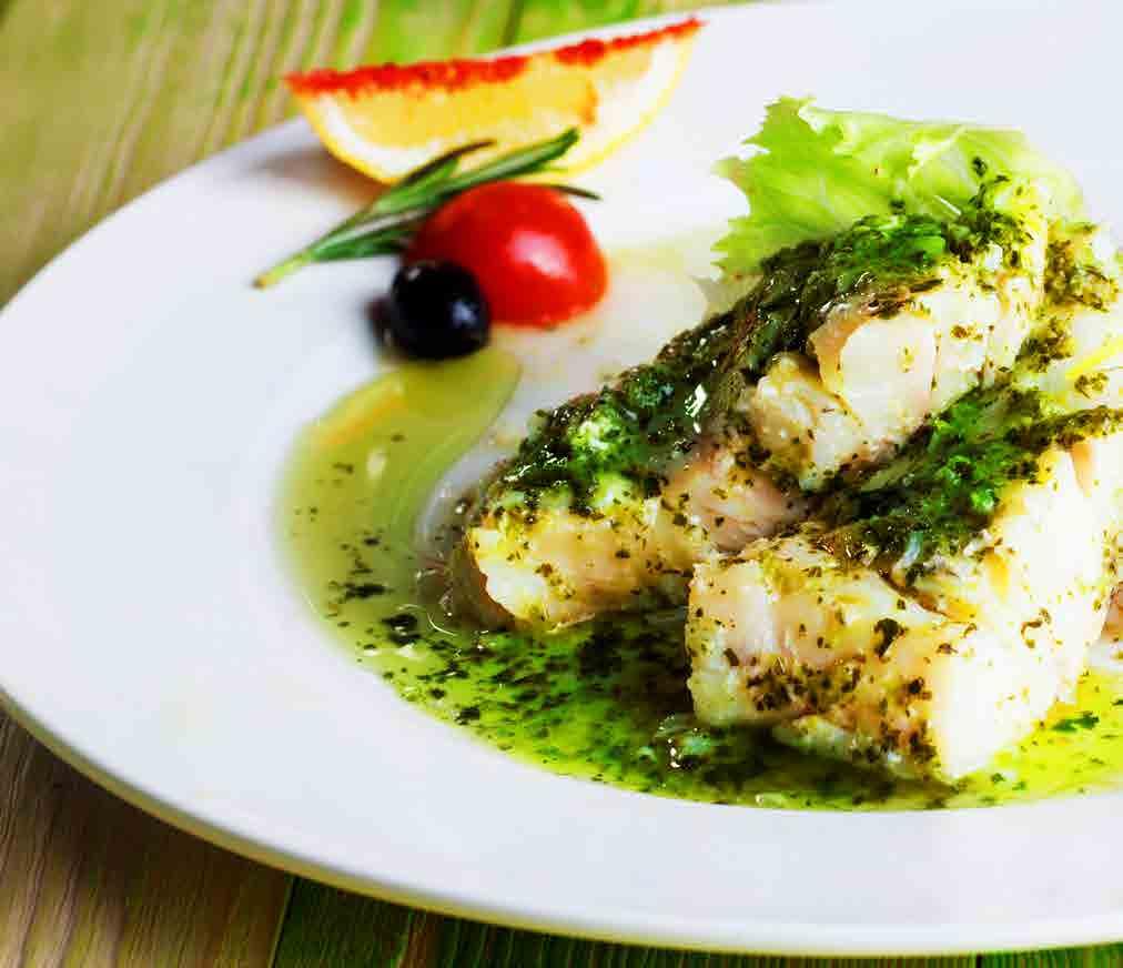 PRAWN & LEMONGRASS STIR-FRY WITH SPINACH PAN-FRIED WHITE FISH FILLETS WITH SALSA VERDE 10-15 medium to large green prawns, peeled with tails intact 1 stalk lemongrass, chopped and ground 1cm fresh