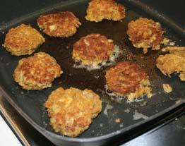 Falafels (Chickpea patties) makes 8 small patties 1 tin (425g) chickpeas ½ onion, chopped 1 clove garlic (optional) 2 tsp pepper (use less if you don t like it spicy) 1 tsp baking