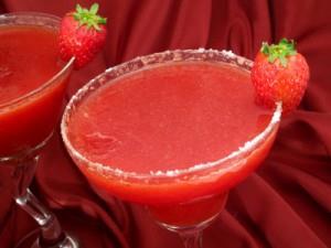 Strawberry Margarita Strawberry Margarita Ingredients 1 (10 ounce) package frozen strawberries 1 (6 ounce) can of frozen pink lemonade or limeade concentrate 1 cup tequila 1/4 cup triple sec ice