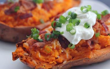 Loaded Sweet Potato 2 sweet potatoes Coconut oil 1 pound of lean ground beef Sea salt Preheat your oven to 350 degrees Brush the sweet potatoes generously with coconut oil Cut the sweet potatoes in