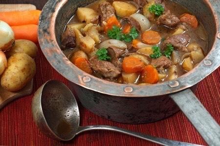 beef stew Yield: 4 servings You will need: knife, cutting board, large pot, measuring cups and spoons, mixing spoon 1 T olive oil 1 lb beef stew meat ½ onion, chopped 4 carrots, sliced 4 stalks