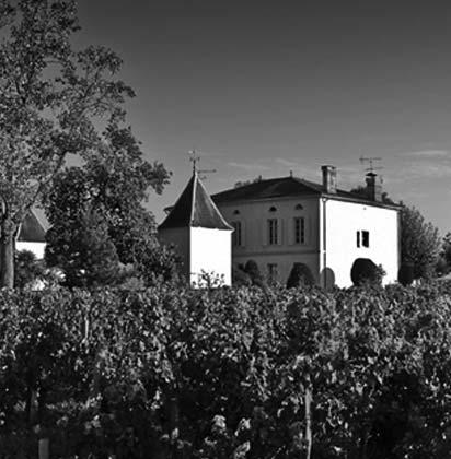 SAINT-ÉMILION Saint-Émilion - Vineyards are based around the picturesque historic village of Saint- Émilion.