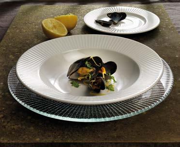 new modern mid rim plate, Willow provides an elevated presentation that will