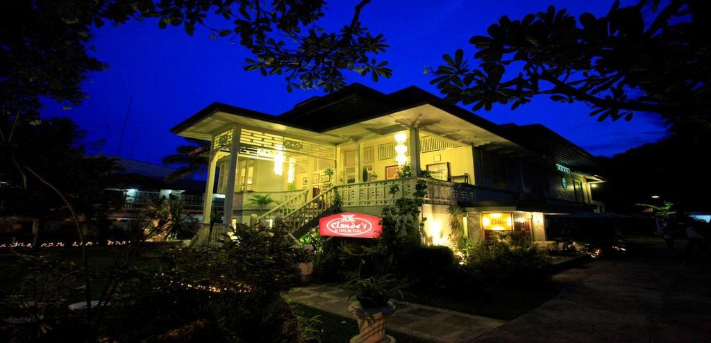 CLAUDE S LE CAFÉ DE VILLE French and Mediterranean Restaurant J.P. Rizal Street Davao City Restaurant #: 222-4287 / Office #: 227-9405 Email Address: claudes_cafe@yahoo.com Website: www.