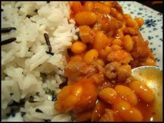 Braised Butterbeans in Rice 750ml (3 cups) cooked rice 125ml (½ cup) margarine 1 large onion, sliced 10ml (2 teaspoons) white fennel seeds 1 bayleaf 15ml (3 teaspoons) mint, chopped 2 green chillies,