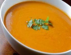 Pumpkin Soup (Anna Richter) Ingredients 1kg pumpkin (you can also use butternut) 1 large onion 2 cloves garlic 15ml (1tablespoon) butter or vegetable oil 500ml (2 cups) hot water 2 vegetable stock