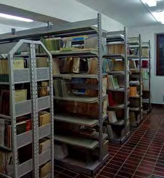 inozemstvu. Knjižnica iz tog perioda posjeduje knjige inventara te abecedni katalog. Knjižnica Arheološkog muzeja Zadar danas ima oko 30.000 različitih svezaka knjižnične građe.