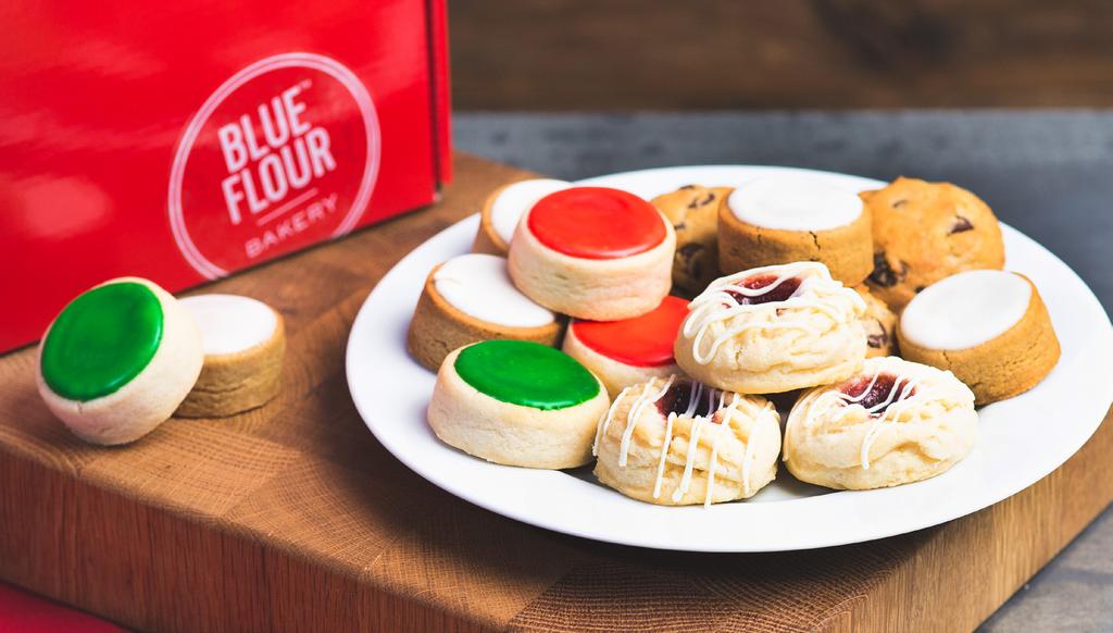 Choose one: mini round hand-iced sugar cookies, mini chocolate chip, mini raspberry thumbprints MINI COOKIE BOXES MINI MIXER TRAY For local orders only A super fun, delicious mix of our mini round
