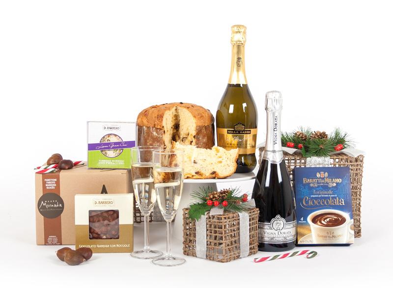 1 2 5 G O U R M E T H A M P E R A cluster of gourmet products to surprise any guests or as a perfect gift for your loved ones. 1. Prosecco Brut DOC Il Fresco, Villa Sandi 2.