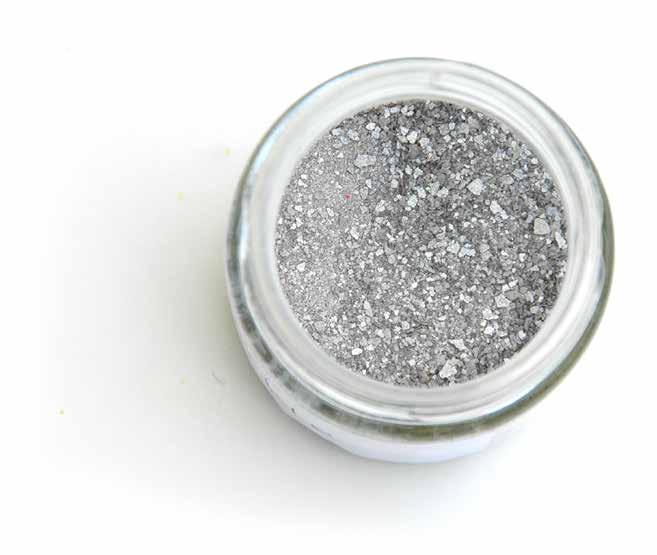 Glitter Bright and shiny dust. Uses to decorate cakes, cupcakes and more.