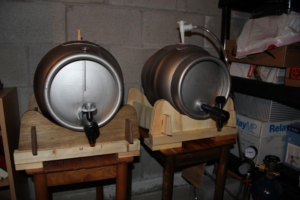 By John Dura Cask Conditioned Ale Experiment Comparing traditional venting of cask ale to venting with a CO 2 breather I have been a homebrewer for over 20 years, and among my favorite ales to brew