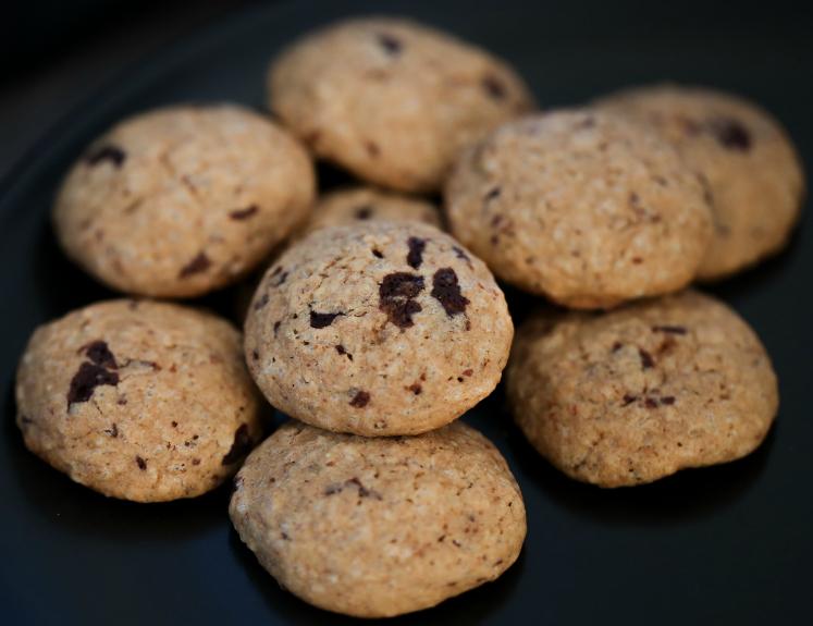 Chocolate Chip Cookies This recipe makes 6 bit-size cookies, perfect for a small indulgence!