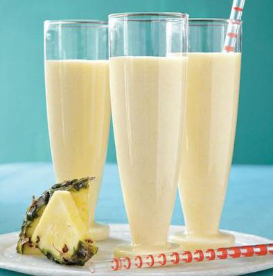 9. Pineapple Ginger ½ cup almond milk ¼ cup Greek yogurt ½ cup raw kale 1 cup fresh or frozen