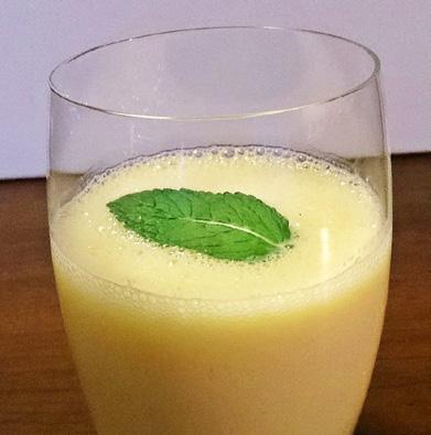 19. Kefir Super Protein 1 cup plain kefir ¼ Greek yogurt ½ cup fresh or frozen mango ½