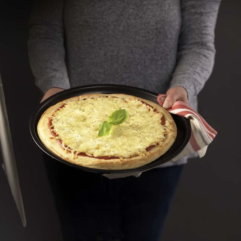 00 #102 SAUSAGE PIZZA Set de Pizza con Chorizo Legendary sauce, hand-crafted crust, 100% whole milk mozzarella and provolone cheese including