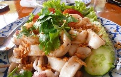 Plamuck Pad Kratiam Pick Thai Squid with garlic and pepper Fried Garlic Squids or Thai called "Pla Muk Tod Kra-tium prik Thai" For those who like squid, this is an easy Thai dish with only a few