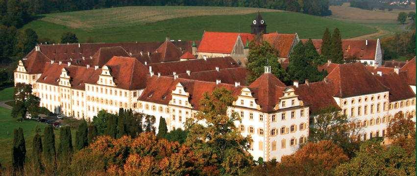 sites, 9 hectares in Gailingen on the river Rhine (Hochrhein) and about 25 hectares in Durbach Schloss Staufenberg.