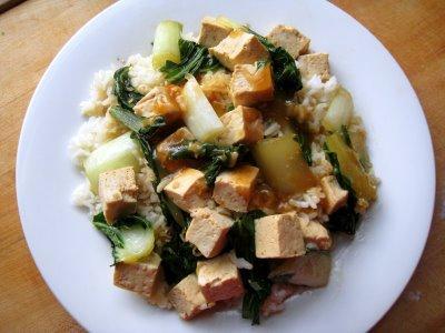 Tofu, Mushroom & Bok Choy Stir-Fry Tofu, which is made from soybeans, is an excellent meat or poultry alternative as it is a good source of protein but is low in fat and has no cholesterol.