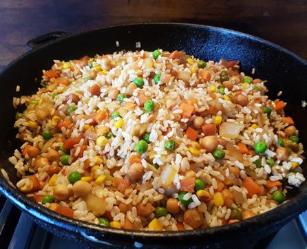 THAI FRIED RICE APPROX. 35 MINS 6 ENERGY: 1690KJ PROTEIN: 15.9G TOTAL FAT: 11.8G CARBS: 52.8G SODIUM: 763MG Cook brown rice according to packet instructions.