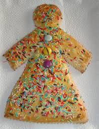 horse for boys. The Fantoccia is biscuit made of pastry decorated with chocolates, Smarties, etc.