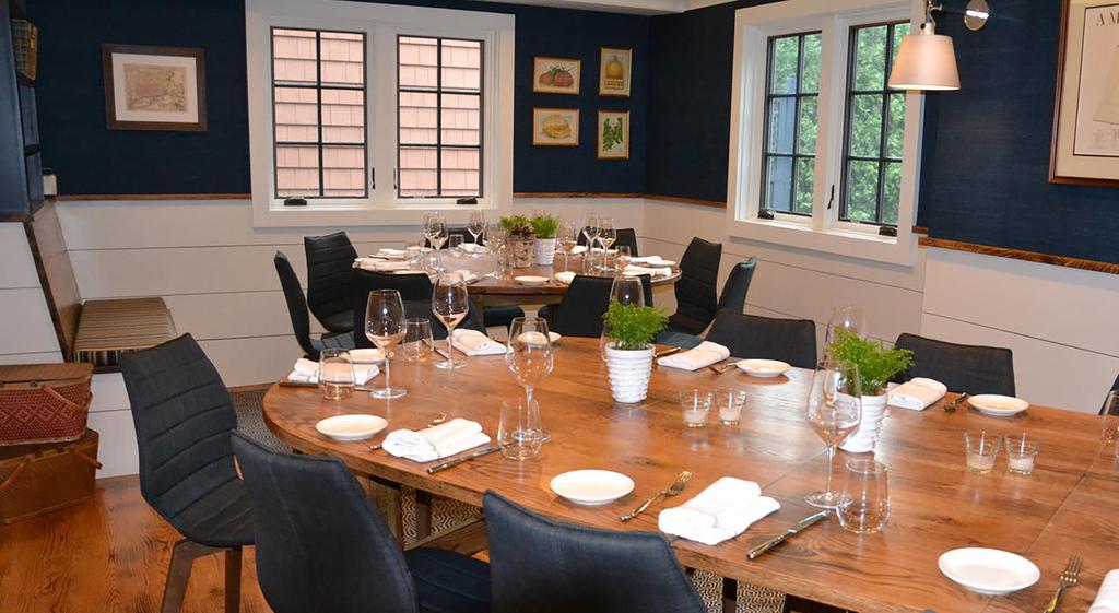 PRIVATE DINING ROOM Offering full-service dining for private and semi-private parties, the Private Dining Room is the perfect spot to host a business dinner, meeting or intimate gathering.