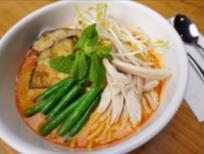 RICE, SOUP AND NOODLES LAKSA CHICKEN or (CHOICE OF GF) Curry laksa soup: coconut milk, chicken broth, galangal, lemongrass, w Hokkien & vermicelli noodle, eggplant, fresh bean, bean sprouts, tofu