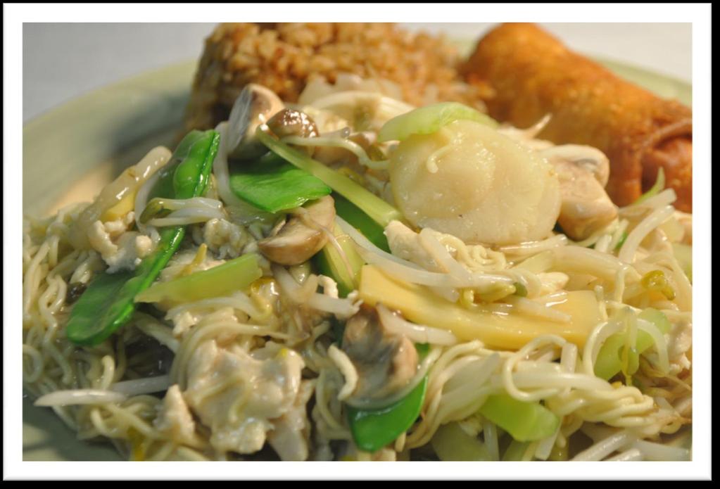 #14 CHICKEN LOMEIN Chicken tossed with spaghetti like egg noodle, with bean