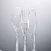 Dessertspoons 179mm 40 x 50 2000 36 Cases 81304 Clear Teaspoons 150mm 40 x 50 2000 63 Cases WHITE & BLACK PLASTIC CUTLERY White & Black high impact food-grade styrene cutlery.