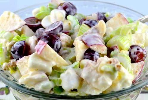 Waldorf Salad 2 C diced unpeeled apples 1 C diced celery 1 C sliced red grapes 1 banana, halved lengthwise & thinly sliced 1 C miniature marshmallow 1/2 C chopped walnuts 1 T lemon juice 1 C