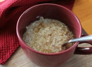 Coconut Steel Cut Oats Delicious Detox Smoothie 1 tablespoon coconut oil 3 cups hot water 1 cup steel cut oats 1 cup 1% milk ¼ cup shredded coconut 1 teaspoon vanilla maple syrup to serve Heat