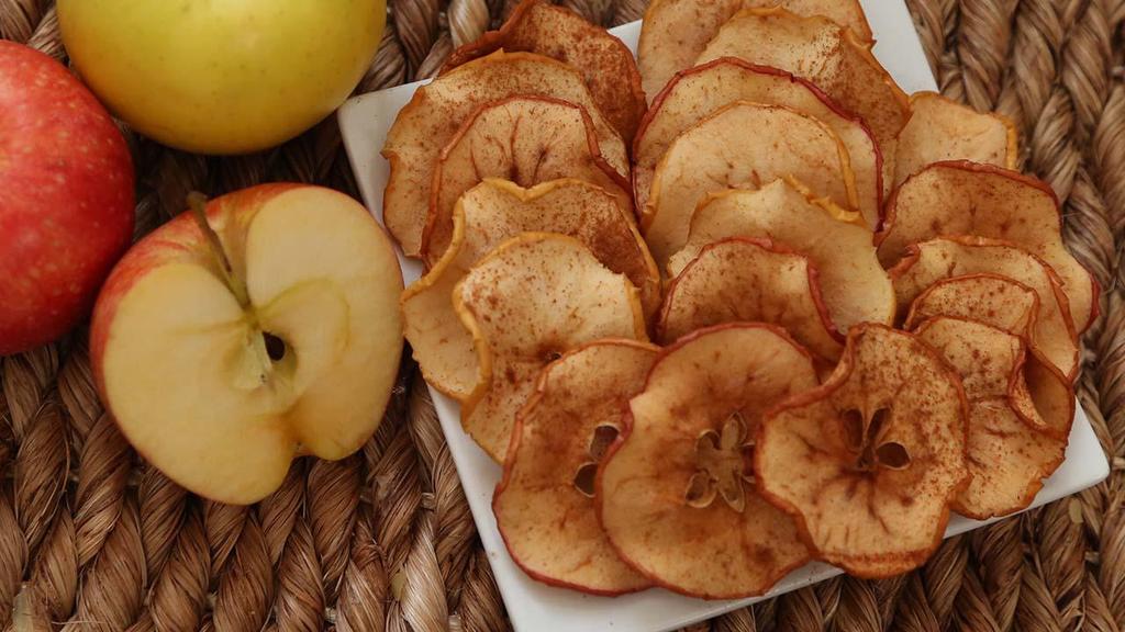 ~: DREWS APPLE CHIPS :~ The recipe takes 1 hour 30 minutes. The prep is 15 minutes, Cooking takes 45 minutes. It s 6 servings per batch, which means I will need to make 4 batches.