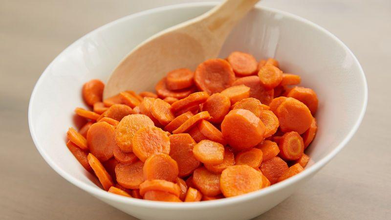 Laci s Brown Sugar-Glazed Carrots Ingredients 1 pound peeled baby carrots or medium carrots, halved lengthwise and cut into 2-inch pieces 1 tablespoon butter or margarine 1 tablespoon packed brown